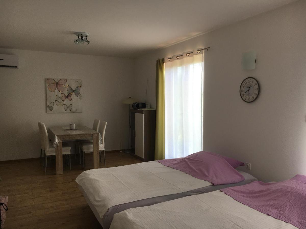 Apartment Vista Lupoglav エクステリア 写真